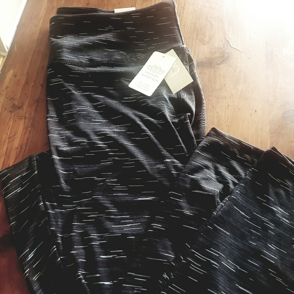 *NEW* Maurices inMOTION yoga pants 7/8 length